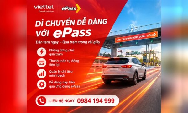 Xe ô tô chạy qua trạm thu phí không dừng với tem ePass, thanh toán tự động tiện lợi